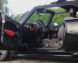 Mini Cooper S 2014 для аренды в Будве. Лимит пробега не ограничен.