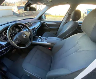 BMW X5 2018 для аренды в Праге. Лимит пробега 300 км/день.